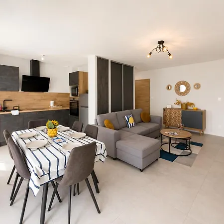 Heron Confortable Avec Belle Terrasse Vue Degagee Sur Champs 3 Parking Privatif A 900 M De La D'asnelles Et Tous Commerces, Bars Et Restaurants Pres De Bayeux Sur Plages Du Debarquement
