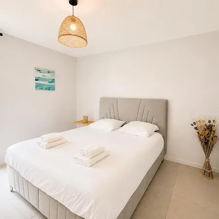 Heron Confortable Avec Belle Terrasse Vue Degagee Sur Champs 3 Parking Privatif A 900 M De La D'asnelles Et Tous Commerces, Bars Et Restaurants Pres De Bayeux Sur Plages Du Debarquement דירה *
