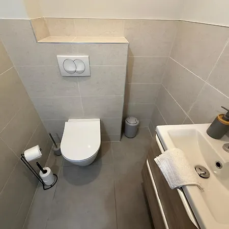 Heron Confortable Avec Belle Terrasse Vue Degagee Sur Champs 3 Parking Privatif A 900 M De La D'asnelles Et Tous Commerces, Bars Et Restaurants Pres De Bayeux Sur Plages Du Debarquement דירה
