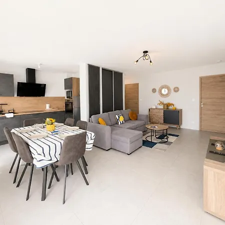 Heron Confortable Avec Belle Terrasse Vue Degagee Sur Champs 3 Parking Privatif A 900 M De La D'asnelles Et Tous Commerces, Bars Et Restaurants Pres De Bayeux Sur Plages Du Debarquement אסנלס