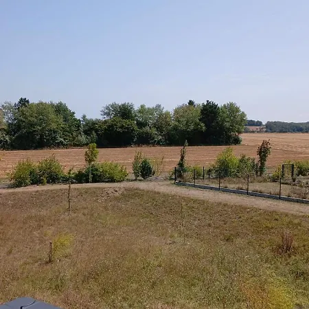 Heron Confortable Avec Belle Terrasse Vue Degagee Sur Champs 3 Parking Privatif A 900 M De La D'asnelles Et Tous Commerces, Bars Et Restaurants Pres De Bayeux Sur Plages Du Debarquement דירה
